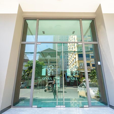 The Onra Hotel Phnom Penh Bagian luar foto