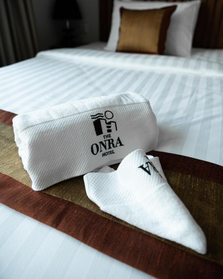 The Onra Hotel Phnom Penh Bagian luar foto
