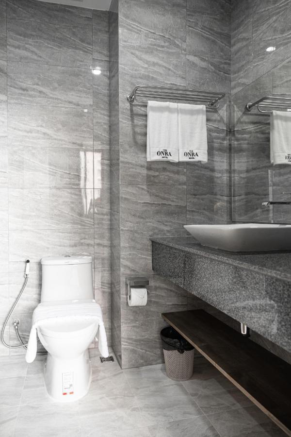 The Onra Hotel Phnom Penh Bagian luar foto