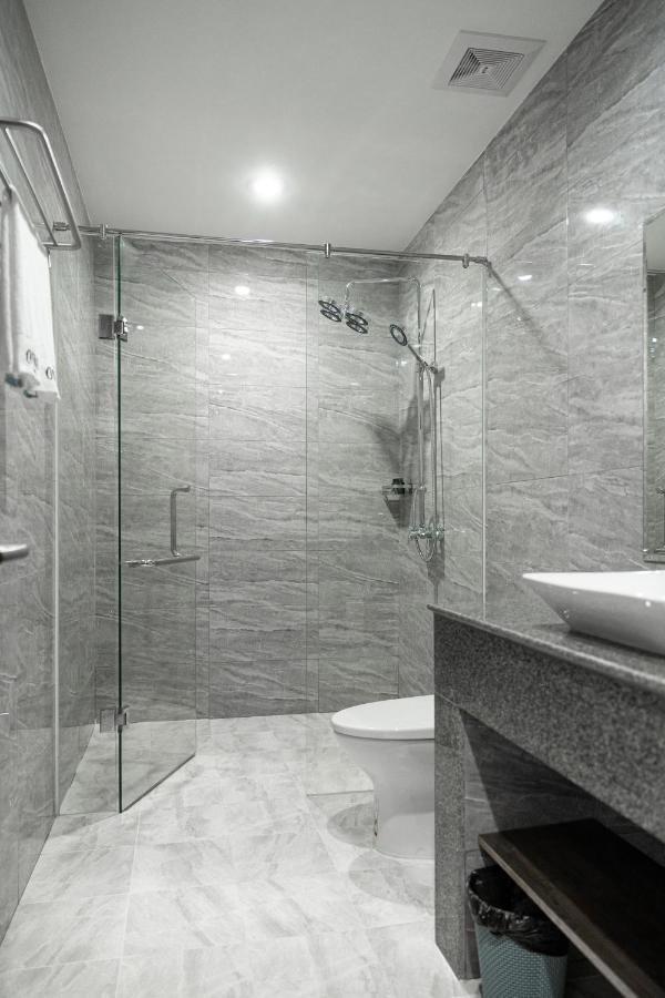 The Onra Hotel Phnom Penh Bagian luar foto