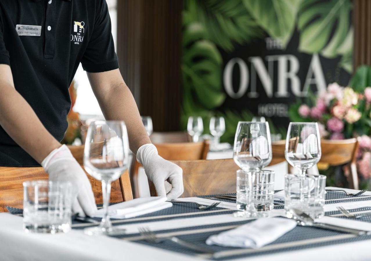 The Onra Hotel Phnom Penh Bagian luar foto