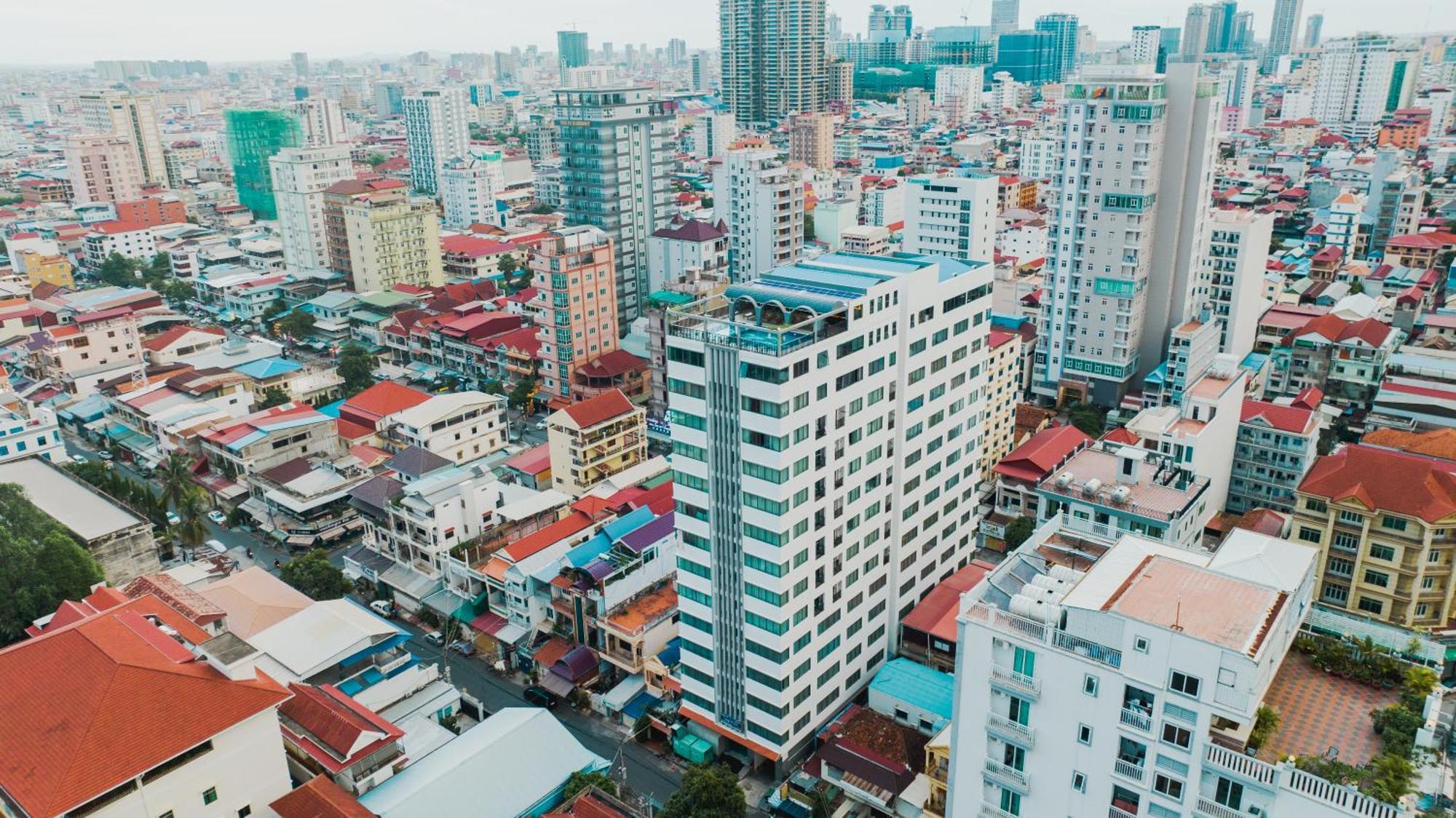 The Onra Hotel Phnom Penh Bagian luar foto